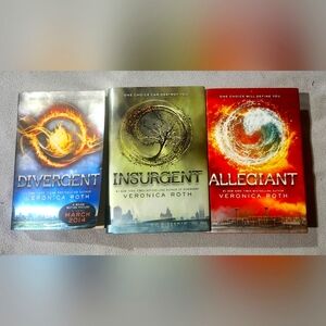 Book Set - Divergent, Insurgent, Allegiant